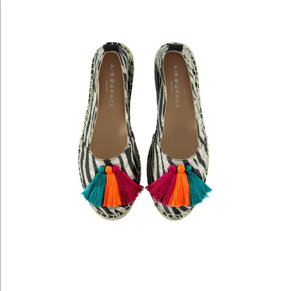 Air & Grace Hula Espadrilles Zebra 39 runs small